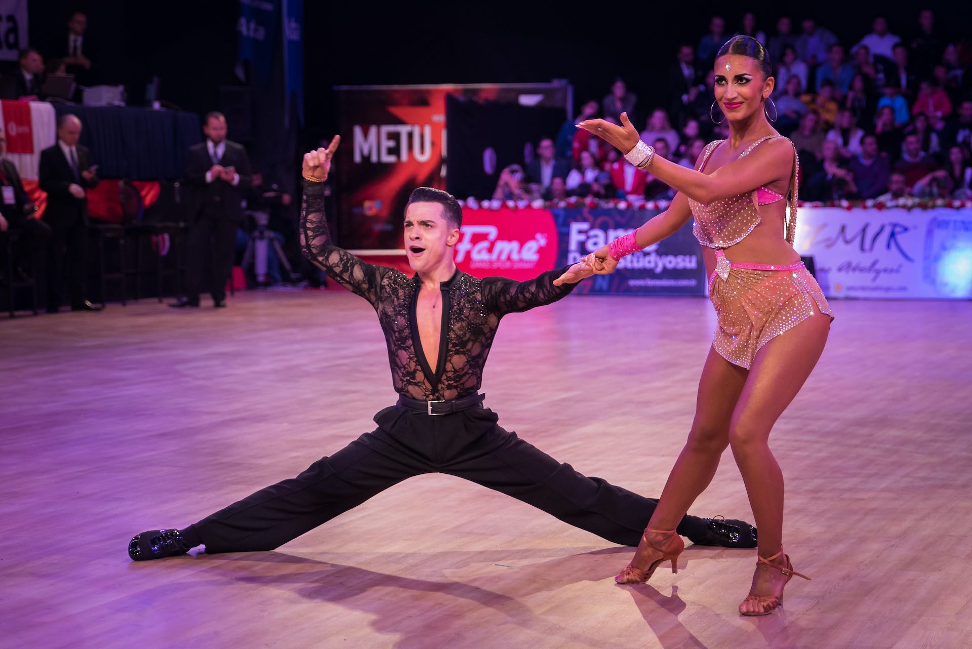 Ankara,,Turkey,-,November,04,,2017:,People,Compete,In,Dancesport